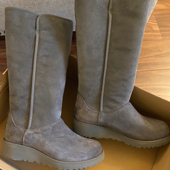 UGG Shoes - 💕Ugg Kara Tall Wedge Boot💕